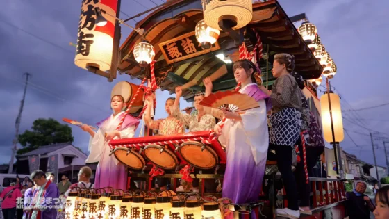 諏訪町の山車 女神さまが華麗に舞います